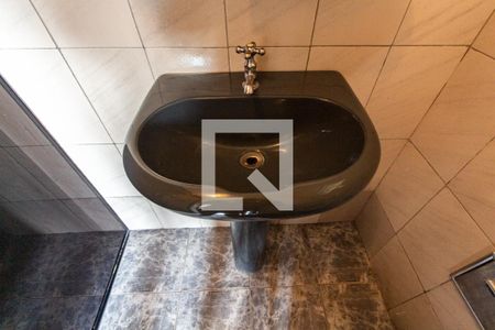 Banheiro de casa para alugar com 1 quarto, 50m² em Parque Albina, Taboão da Serra