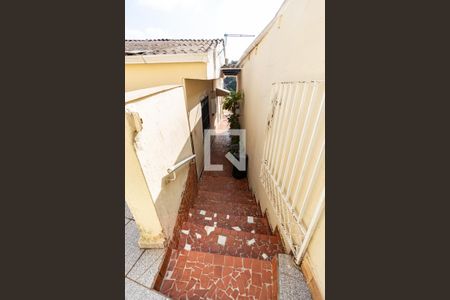 Casa para alugar com 50m², 1 quarto e sem vaga Casa para alugar com 50m², 1 quarto e sem vagaEscada de acesso