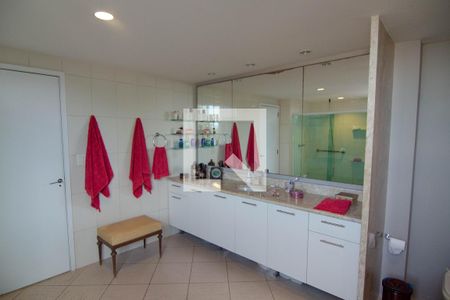 Apartamento à venda com 357m², 4 quartos e 1 vagaBanheiro do Quarto 1