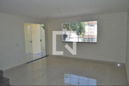 Casa para alugar com 250m², 4 quartos e 2 vagasSala