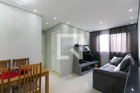 Sala de Apartamento com 2 quartos, 45m² Vila Carmosina