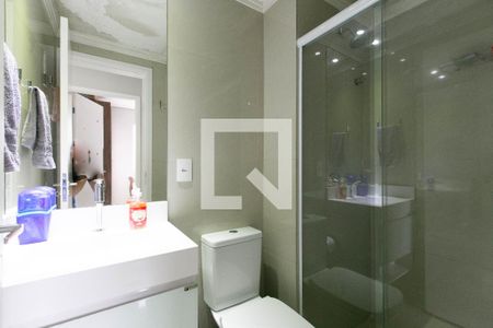 Banheiro de apartamento para alugar com 2 quartos, 45m² em Vila Carmosina, São Paulo