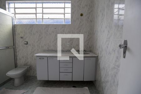 Casa à venda com 140m², 3 quartos e 2 vagasBanheiro