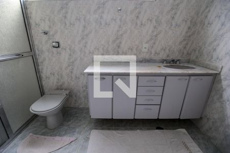 Casa à venda com 140m², 3 quartos e 2 vagasBanheiro