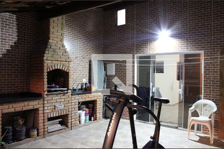 Casa à venda com 200m², 3 quartos e 2 vagas Casa à venda com 200m², 3 quartos e 2 vagasChurrasqueira