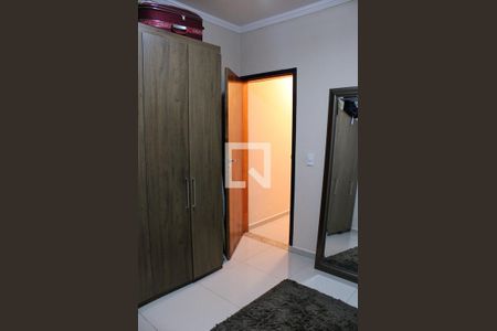 Casa à venda com 200m², 3 quartos e 2 vagas Casa à venda com 200m², 3 quartos e 2 vagasQuarto 3