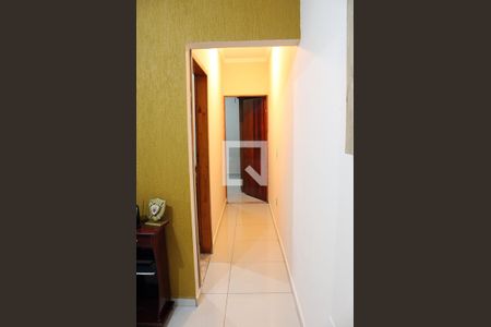 Casa à venda com 200m², 3 quartos e 2 vagas Casa à venda com 200m², 3 quartos e 2 vagasCorredor