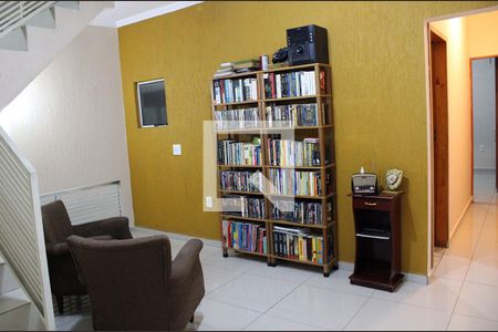 Casa à venda com 200m², 3 quartos e 2 vagas Casa à venda com 200m², 3 quartos e 2 vagasBibliotéca