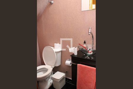 Casa à venda com 200m², 3 quartos e 2 vagas Casa à venda com 200m², 3 quartos e 2 vagasLavabo