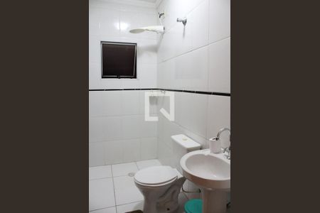 Casa à venda com 200m², 3 quartos e 2 vagas Casa à venda com 200m², 3 quartos e 2 vagasBanheiro de Serviço