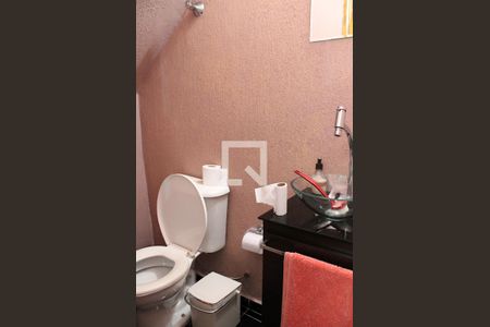 Casa à venda com 200m², 3 quartos e 2 vagas Casa à venda com 200m², 3 quartos e 2 vagasLavabo