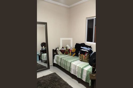 Casa à venda com 200m², 3 quartos e 2 vagas Casa à venda com 200m², 3 quartos e 2 vagasQuarto 3