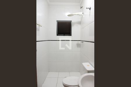 Casa à venda com 200m², 3 quartos e 2 vagas Casa à venda com 200m², 3 quartos e 2 vagasBanheiro de Serviço