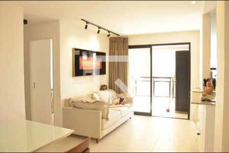 Sala de Apartamento com 2 quartos, 84m² Icaraí