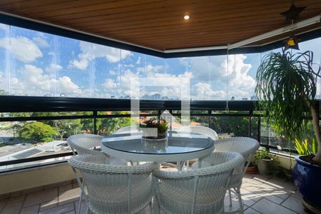 Apartamento à venda com 248m², 4 quartos e 3 vagasVaranda