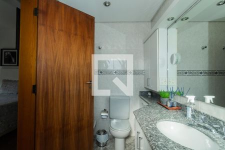 Apartamento à venda com 248m², 4 quartos e 3 vagasBanheiro do Quarto 2