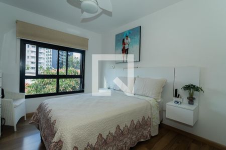 Apartamento à venda com 248m², 4 quartos e 3 vagasQuarto 3 - Suíte