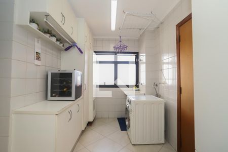 Apartamento à venda com 248m², 4 quartos e 3 vagasÁrea de Serviço