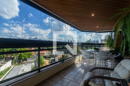 Apartamento à venda com 248m², 4 quartos e 3 vagasVaranda