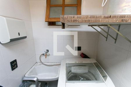 Casa à venda com 180m², 3 quartos e 1 vagaÁrea de Serviço