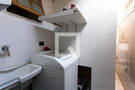 Casa à venda com 180m², 3 quartos e 1 vagaÁrea de Serviço