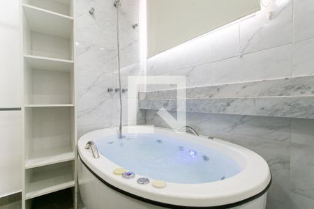 Casa à venda com 180m², 3 quartos e 1 vagaBanheiro da Suíte 2 - Banheira