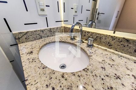 Apartamento à venda com 95m², 2 quartos e 2 vagasSuíte 2 - Banheiro