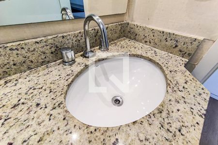 Apartamento à venda com 95m², 2 quartos e 2 vagasSuíte 1 - Banheiro