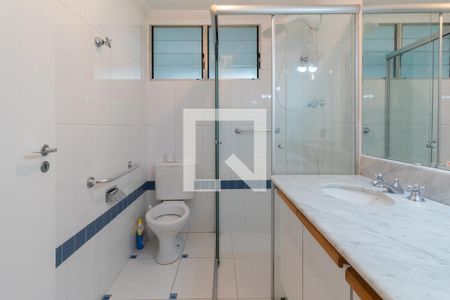 Apartamento para alugar com 116m², 3 quartos e 1 vaga Apartamento para alugar com 116m², 3 quartos e 1 vagaBanheiro da suíte
