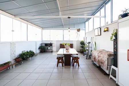 Apartamento à venda com 119m², 2 quartos e 2 vagasQuintal