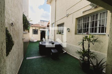 Casa à venda com 217m², 3 quartos e 4 vagasQuintal