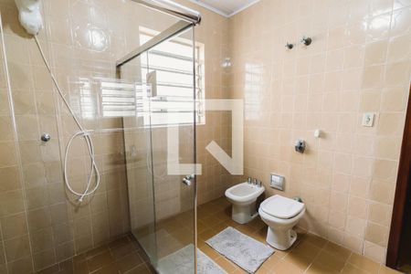 Casa à venda com 217m², 3 quartos e 4 vagasBanheiro 2
