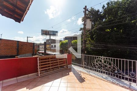 Casa à venda com 277m², 4 quartos e 3 vagas Casa à venda com 277m², 4 quartos e 3 vagasVaranda