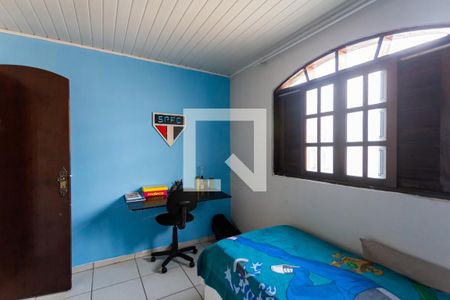 Casa à venda com 277m², 4 quartos e 3 vagas Casa à venda com 277m², 4 quartos e 3 vagasQuarto