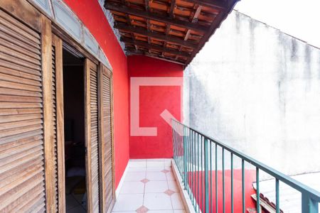 Casa à venda com 277m², 4 quartos e 3 vagas Casa à venda com 277m², 4 quartos e 3 vagasVaranda