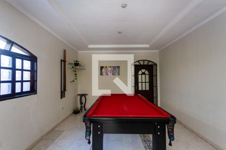 Casa à venda com 277m², 4 quartos e 3 vagas Casa à venda com 277m², 4 quartos e 3 vagasGaragem