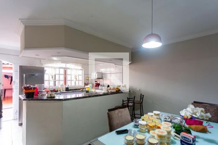 Casa à venda com 277m², 4 quartos e 3 vagas Casa à venda com 277m², 4 quartos e 3 vagasCozinha