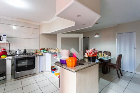 Casa à venda com 277m², 4 quartos e 3 vagas Casa à venda com 277m², 4 quartos e 3 vagasCozinha