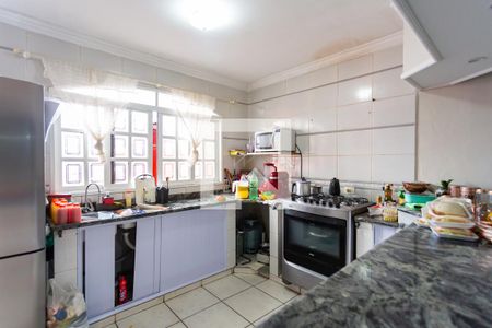 Casa à venda com 277m², 4 quartos e 3 vagas Casa à venda com 277m², 4 quartos e 3 vagasCozinha