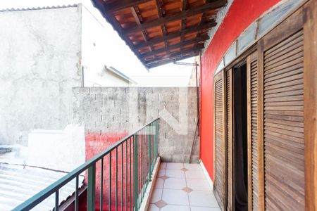 Casa à venda com 277m², 4 quartos e 3 vagas Casa à venda com 277m², 4 quartos e 3 vagasVaranda