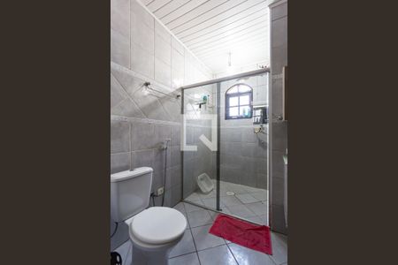 Casa à venda com 277m², 4 quartos e 3 vagas Casa à venda com 277m², 4 quartos e 3 vagasBanheiro