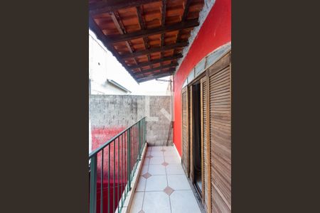 Casa à venda com 277m², 4 quartos e 3 vagas Casa à venda com 277m², 4 quartos e 3 vagasVaranda