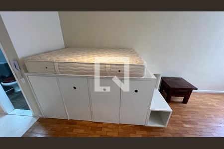 Quarto de kitnet/studio para alugar com 1 quarto, 30m² em Cerqueira César, São Paulo