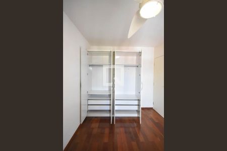 Armário do quarto 2 de apartamento para alugar com 2 quartos, 54m² em Vila Morse, São Paulo