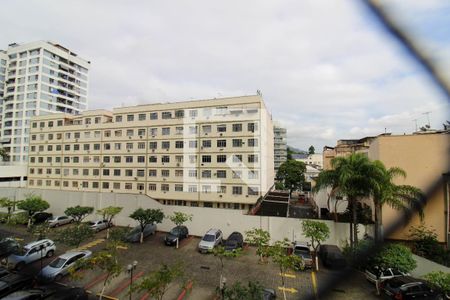 Apartamento à venda com 68m², 2 quartos e 1 vagaÁrea de Serviço Vista