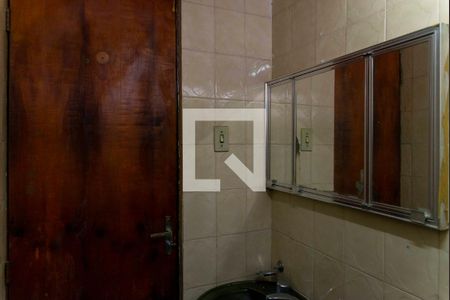 Casa para alugar com 47m², 2 quartos e 1 vaga Casa para alugar com 47m², 2 quartos e 1 vagaBanheiro