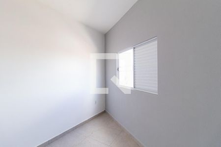 Quarto 1 de casa para alugar com 2 quartos, 55m² em Jardim Santa Tereza, Carapicuíba