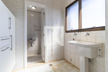 Apartamento para alugar com 142m², 3 quartos e 2 vagas Apartamento para alugar com 142m², 3 quartos e 2 vagasÁrea de serviço