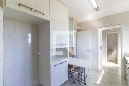 Apartamento para alugar com 142m², 3 quartos e 2 vagas Apartamento para alugar com 142m², 3 quartos e 2 vagasCozinha