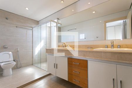 Apartamento à venda com 355m², 3 quartos e 4 vagasBanheiro da Suíte 1